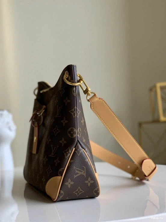 LOUIS VUITTON MM ODÉON 0725